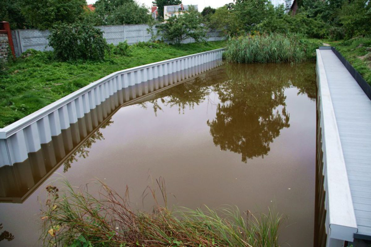 kreplenie-shpuntovoj-stenkoj